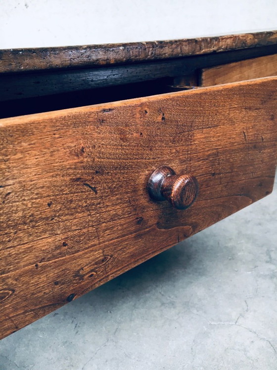 Image 1 of Antiker niedriger Konsolentisch oder Couchtisch im spanischen Volkskunststil