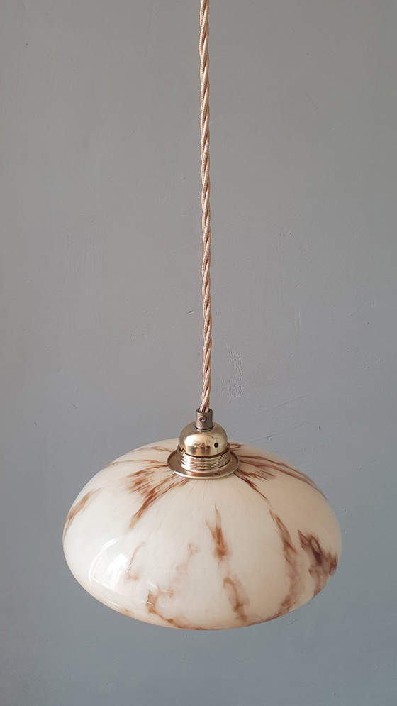 Image 1 of Suspension vintage en verre opalin de style Art déco