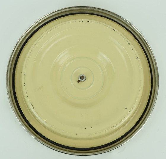 Image 1 of Plat à gâteau rotatif des années 1930, en verre chromé, orné de fleurs roses et violettes.