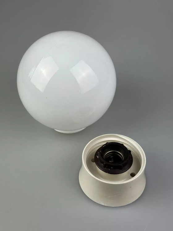 Image 1 of Lampada da parete anni '50 e '60, lampada da cantina, plastica e vetro, Bauhaus