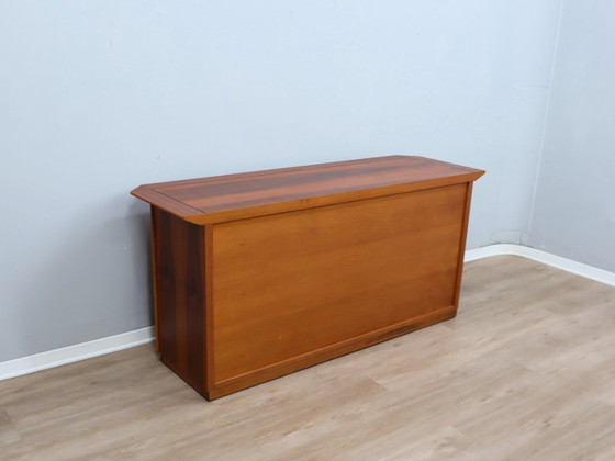 Image 1 of Italiaans design uit de jaren 70, brutalistisch-modernistisch geometrisch dressoir