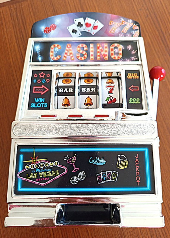 Image 1 of Gokautomaat of gokkaart, spaarvarken