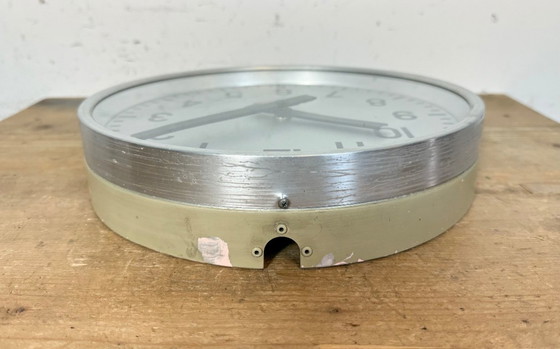 Image 1 of Grijze industriële wandklok van Ericsson, jaren 60