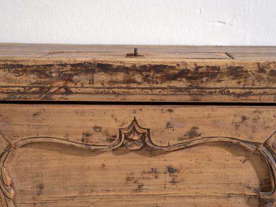 Shanxi low cabinet in elm with carved door – China, circa 1930 – Sideboard cabinet, Iron (photo 35 of 40)