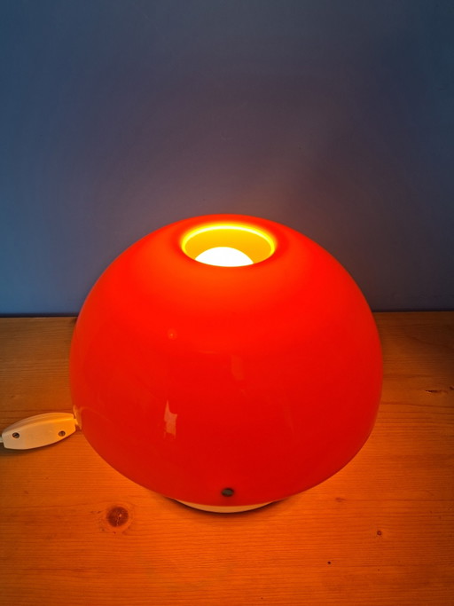 Harvey Guzzini Nule space age lamp door Luigi Massoni