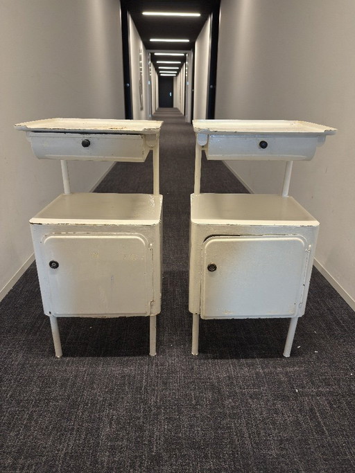 Armadietti ospedalieri industriali di metà secolo (set di 2) – Cecoslovacchia