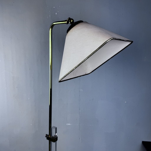 Lampada da terra Hollywood Regency Perspex Ottone