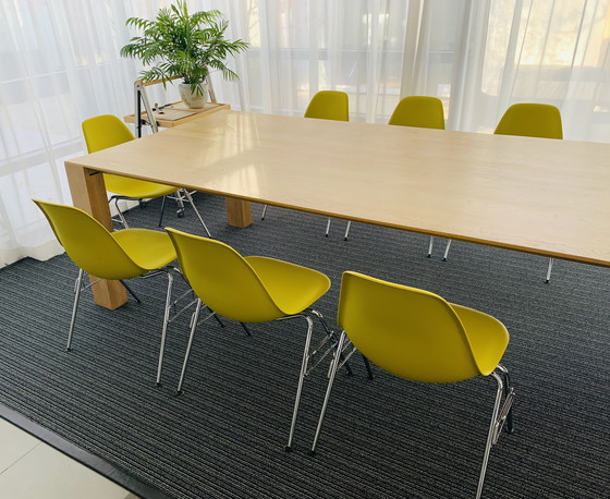 Image 1 of Chaise Vitra - Chaise d'appoint Eames en plastique RE DSS-N - Empilable (20 Disponible)
