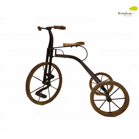 Image 1 of Deux tricycles jouets anciens
