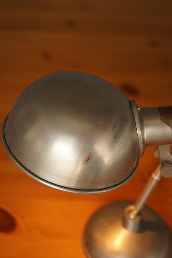 Image 1 of Vintage verstelbare industriële bureaulamp. 1930s