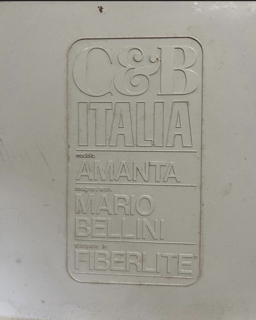 Mario Bellini Amanta salontafel / In nieuwstaat – Plastic (photo 2 of 5)
