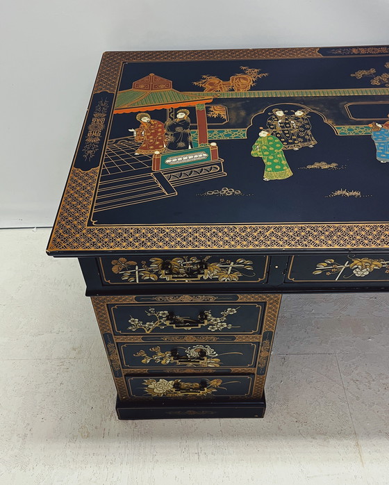 Image 1 of Vintage Chinees Bureau met Glazen Bovenblad