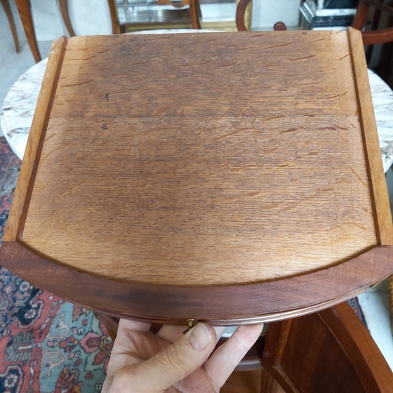 Image 1 of Antiker französischer Beistelltisch oder Nachttisch mit Intarsienarbeit, Frankreich