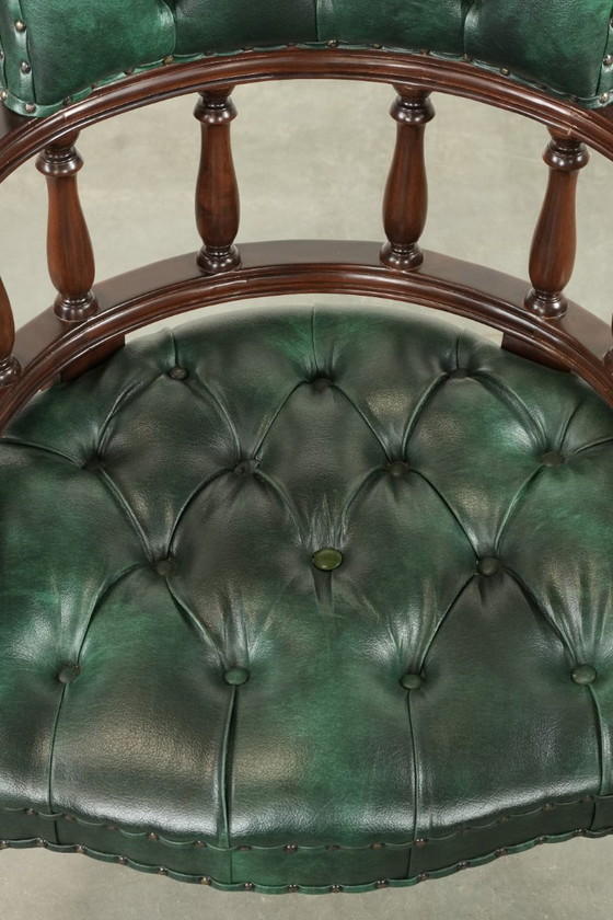 Image 1 of Silla de escritorio/silla auxiliar Chesterfield de piel de vaca con estampado de llamas verdes, estilo inglés.