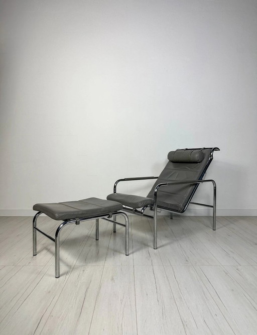 Vintage ‘Genni’ loungestoel met voetenbank van Gabriele Mucchi voor Zanotta, Italiaans design, jaren 80.