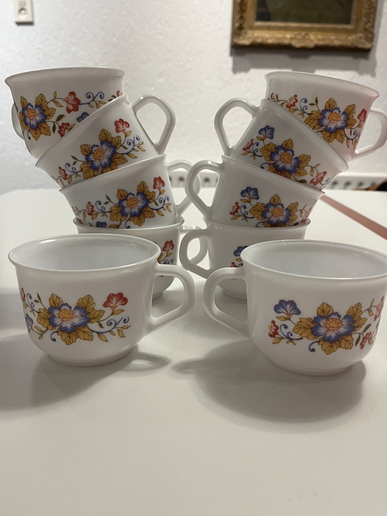 Image 1 of 10 vintage Arcopal France “Lotus” kopjes 