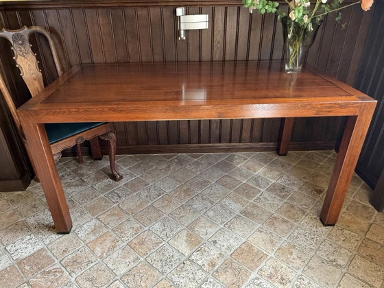 Stilvoller Retro-/Design-Look Massivholz-Esstisch – Esstische (photo 4 of 8)