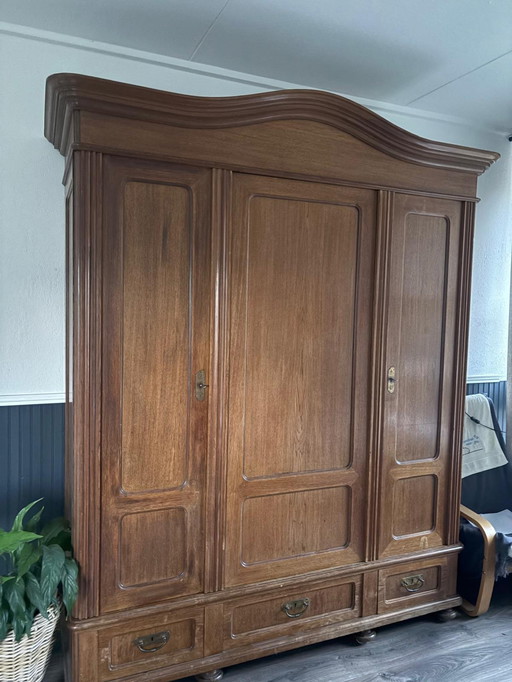 Mobiletto multifunzionale in legno