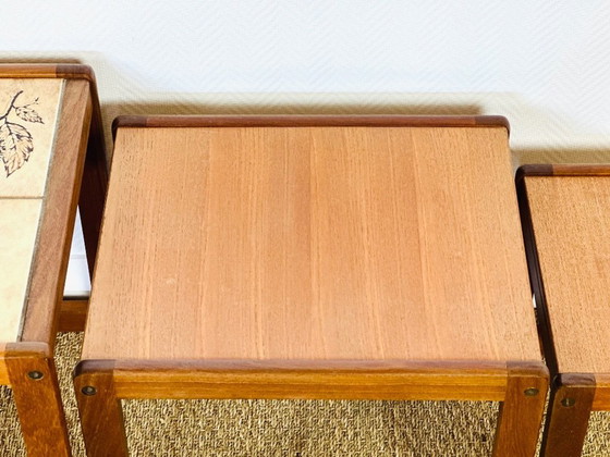 Image 1 of Set de 3 tables basses gigognes vintage en teck et céramique, 1960