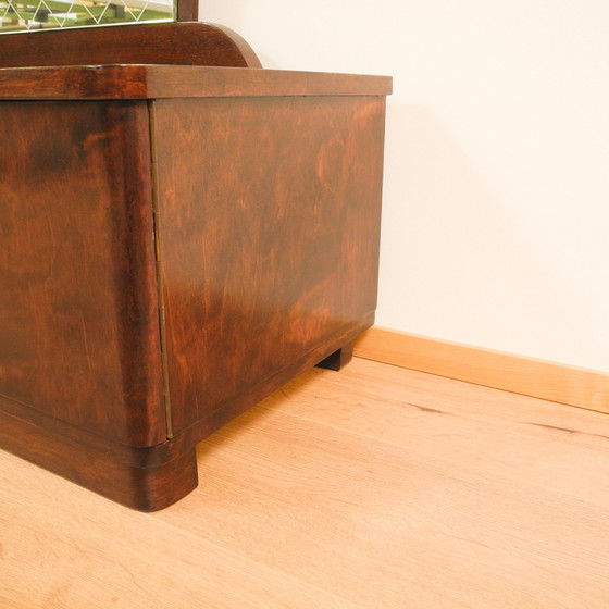 Image 1 of Espejo de cuerpo entero, cómoda con espejo y puerta corrediza de cristal en abedul flameado, años 50, restaurada.