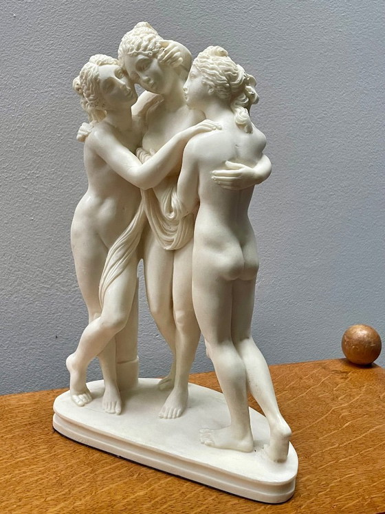 Image 1 of Scultura in marmo dei primi del Novecento raffigurante le Tre Grazie.