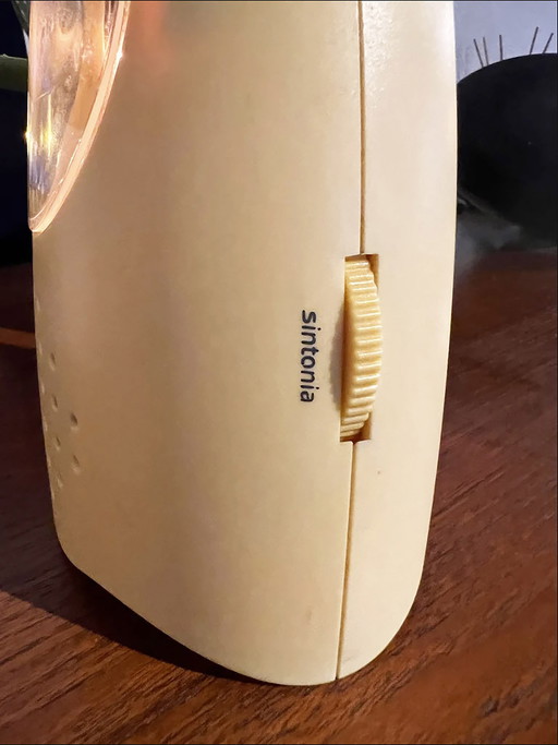 Radio Guzzini Gildo Design Giancarlo Rova pour guzzini brothers Circa 1980 