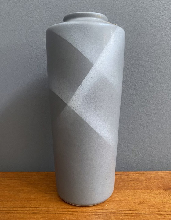 Image 1 of Modernist Vase by Bay  model 690 25 1970s WGP 