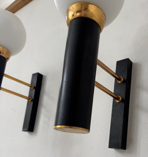 Image 1 of Coppia di applique vintage, ottone opalino e metallo nero opaco, Francia, 1950