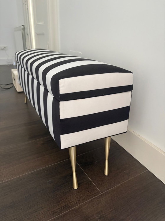 Panca bianca e nera con contenitore – Poggiapiedi e pouf, Velvet (photo 3 of 5)