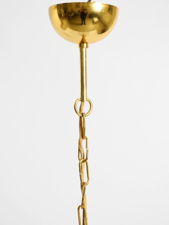 Image 1 of Bellissimo lampadario da soffitto originale degli anni '60 in ottone di grandi dimensioni con ampie piastre di vetro rotonde.