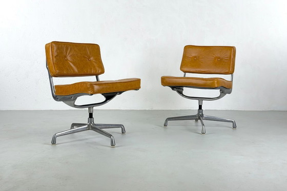 Image 1 of Impresionante par de sillas intermedias ES101 diseñadas por Charles y Ray Eames para Herman Miller en la década de 1960.