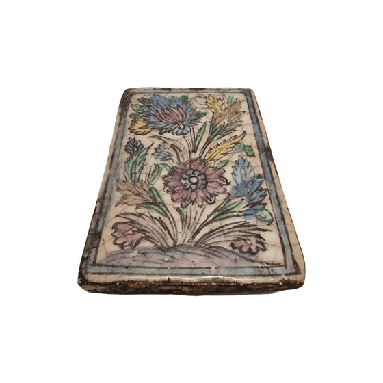 Image 1 of Ancien carreau persan en majolique avec des fleurs, vers 1900