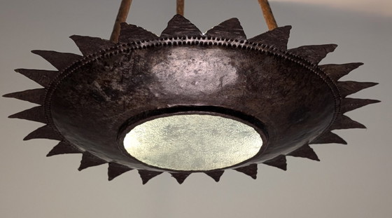 Suspension brutaliste soleil en métal martelé, Verre, Marron (photo 3 sur 9)