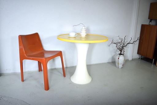 Tavolino vintage giallo stile Space Age degli anni '70 a forma di tulipano