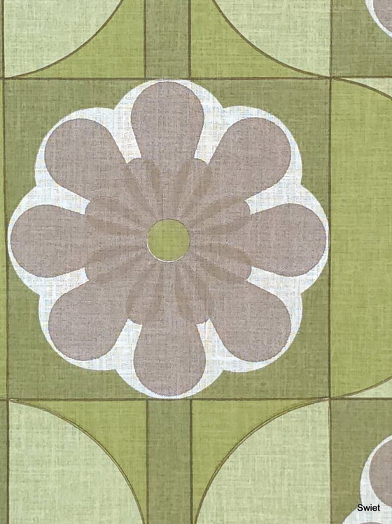 Image 1 of 14303 groovy behang jaren 70 met bloemen en vakken 