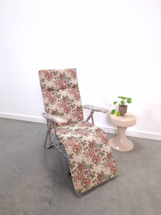 New 70s Italian adjustable and foldable garden lounger with flowers – Garden chairs, Textile (photo 2 of 12)
