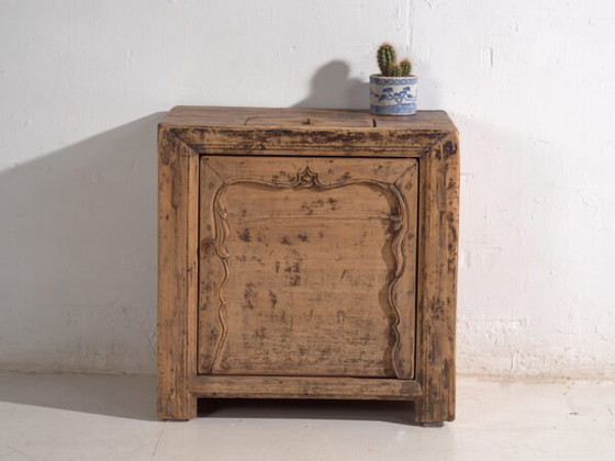 Shanxi low cabinet in elm with carved door – China, circa 1930 – Sideboard cabinet, Iron (photo 11 of 40)