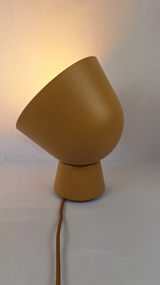 Paar senffarbener PS 2017 Lampen – Tischlampen, Metal (photo 7 of 20)
