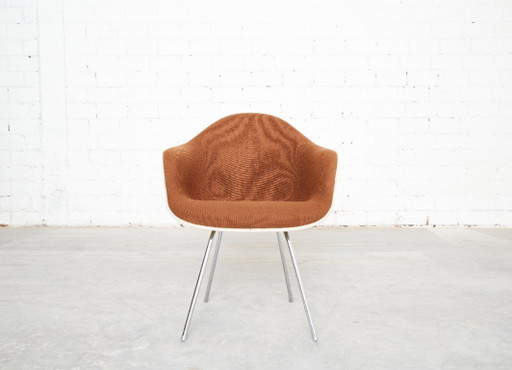 Off-White Dax Fiberglasstoel van Charles & Ray Eames voor Vitra