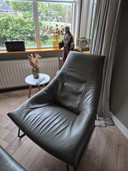 2 fauteuils en cuir Jess Design avec repose-pieds