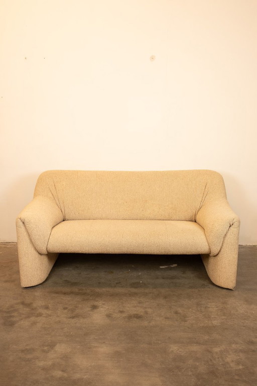 Leolux "Mink" 2-zitsbank met crèmekleurige bekleding