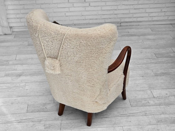 Image 1 of Jaren 60, Deens ontwerp van A. Christensen voor Slagelse Møbelværk, schapenvacht.