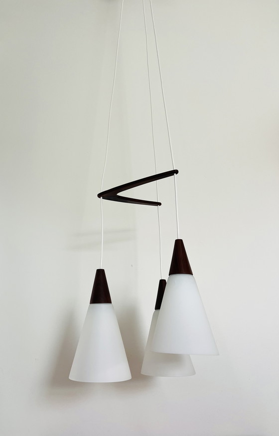 Image 1 of Louis Kalff - Philips - Calici opalini e pendente boomerang in teak