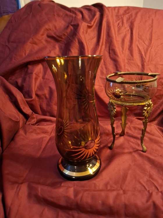 Image 1 of Vintage Mid-Century Amber Glass & Brass Set – 23cm Sunburst Trumpet Vase & 18cm Hollywood Regency Sunflower Ashtray Stand