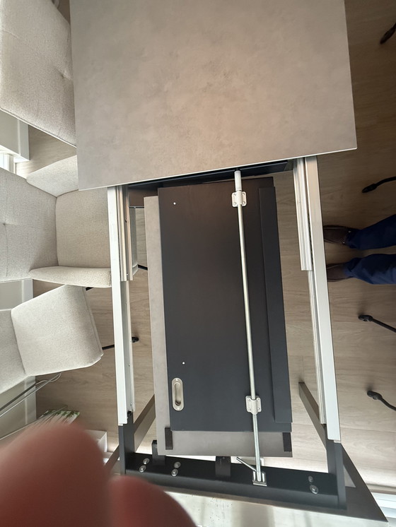 Image 1 of Bert Plantagie keramische uitschuiftafel Opi.