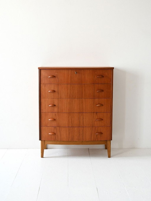Commode scandinave en teck des années 1950 avec poignées coquillages