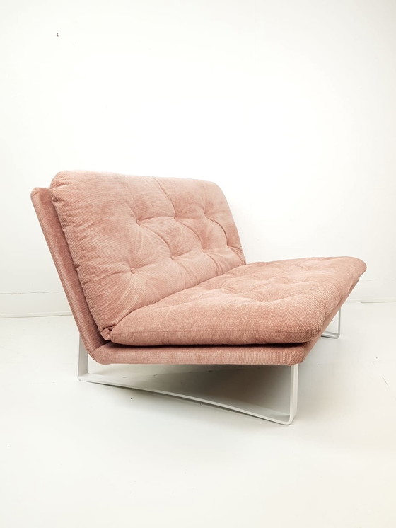 Image 1 of Vintage roze Artifort Kho Liang Le tweezits bankje | bank