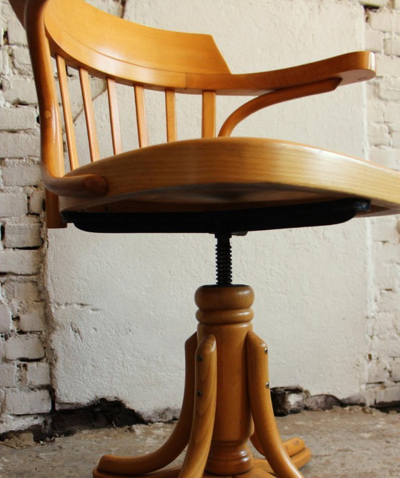 Image 1 of 2 chaises de bureau vintage en bois Thonet