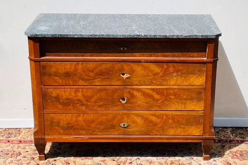 Oud engelse antieke ladekast. 19 eeuw.