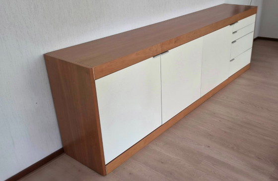 Credenza in legno con ante e cassetti color crema, Pastoe L160, Credenze, Metallo, Marrone, Modern (foto 2 di 5)